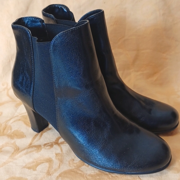 A2 By Aerosoles Shoes - Black Aerosoles Ankle Boots or Booties. A2 Heel Rest Strole Along. Size 12M. EUC
